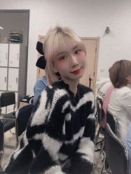 -BULB STUDIO 巴柏明星发型工作室