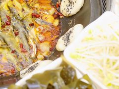 -丹水桥地锅鱼·翘嘴鲌·地方特色全鱼宴(丹江口大坝店)