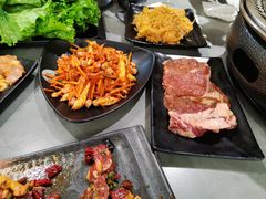-啊美丽炭火烤肉(滑翔一店)