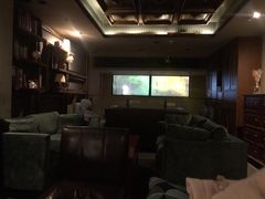 -Whisper Bar 