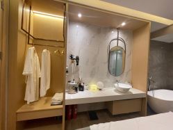 -香港倾城国际·美容美体中心