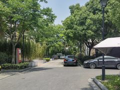 这边有个地下停车场可以免费停-青鹤谷(苏州店)