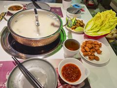 -洪氏嗨捞·广东猪肚鸡·椰子鸡火锅(西咸万象城店)