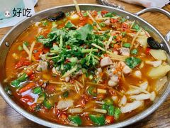 鲜锅兔-盐与味葱葱鲫鱼•自贡菜江湖菜(春熙店)