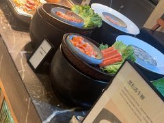 -广州万富希尔顿酒店·感趣自助餐厅·金秋蟹宴生蚝海鲜刺身