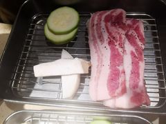 -蚂蚁洞·烤肉大营地(上海静安大悦城店)