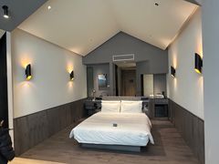 -上海虹桥中心爱琴海亚朵S酒店