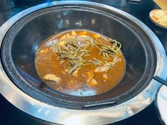 -炖四方东北铁锅炖·烧烤小龙虾(中豪国际店)
