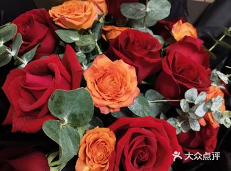 在乱花篱家定了好多束花花了 大小节日基本都是在乱花篱
