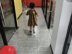 -童画美术教育连锁机构(滨江校区)