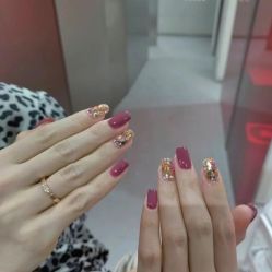 -安吉拉·纤纤玉指美甲美睫创意中心