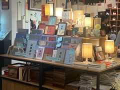 -邊城書店