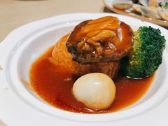 活鲍鱼捞饭-小船渔村•大连菜•大连焖鱼(黄河路店)