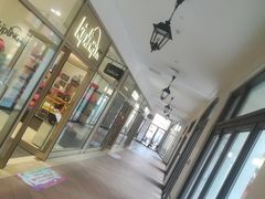 -枫叶小镇奥特莱斯