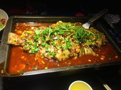 -叹鱼风尚烤鱼餐厅