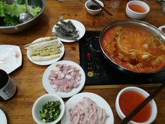 -苗伯妈酸汤火锅