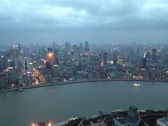 99B37AFF33AEDE7F22125D85696E7979-上海浦东丽思卡尔顿酒店