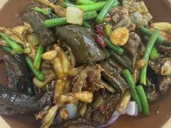 -江城燕子大排档(江汉路步行街店)