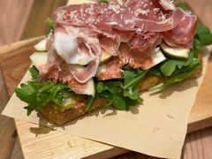 -玛格萝妮比萨屋(四平店)
