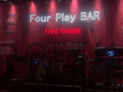 -FOUR PLAY BAR