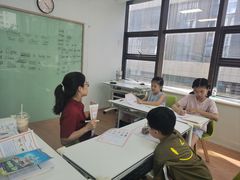 -i2青少儿英语(爱加星悦荟店)