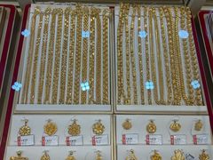 -恒一珠宝·回收黄金钻石奢侈品(灵岩南路店)