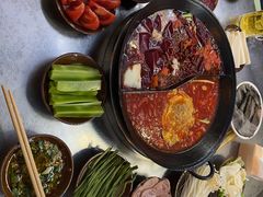 -扎起市井老火锅(乐山总店)