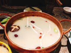 -三人行骨头王火锅(长寿店)