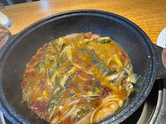 黄辣丁鲜鱼锅-小小河边鱼(天润城店)