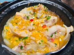 砂锅黄椒鱼头-陶陶居酒家(新天地店)
