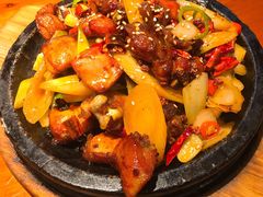 韩式瓦香鸡-鑫日千里马朝鲜族小馆(总店)