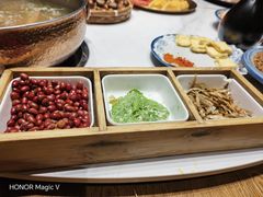 -黔诚多彩火锅(甲秀楼店)