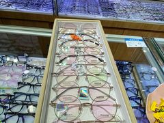 -三叶眼镜城批发市场(上海火车站店)