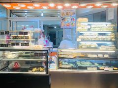面包甜点陈列柜-白玉兰食品(汇联商厦店)
