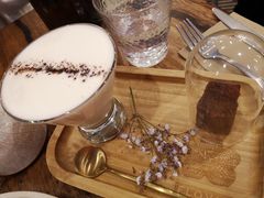 -FLOVIE FLORIST CAFE