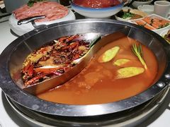 -茅草房·河畔园林火锅