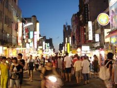 -六合夜市