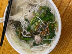 -灵山卢梅燕粉店