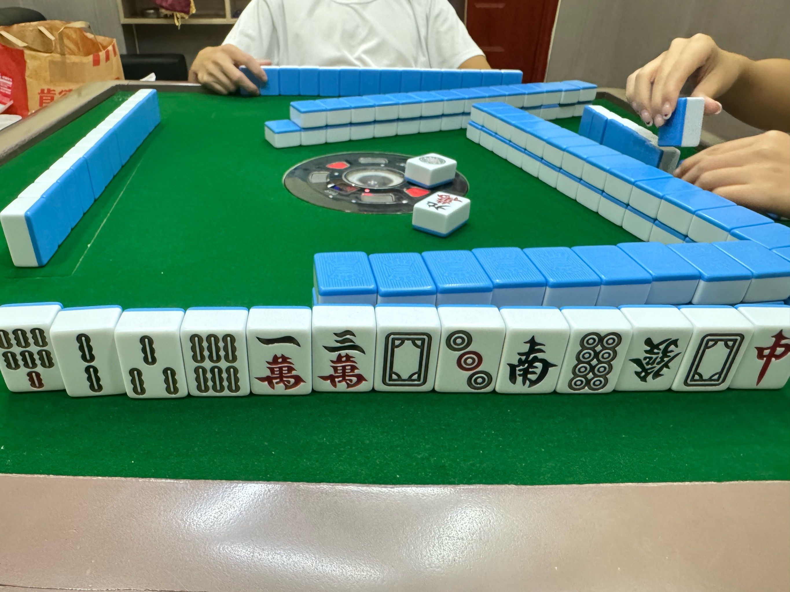 周末必备之雀神,打麻将的快乐就是快乐