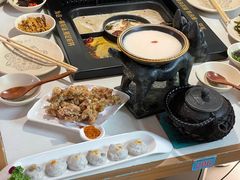 -老牌坊云南鱼豆花火锅(哈西万达店)