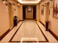 -维也纳酒店(罗湖口岸国贸东门店)