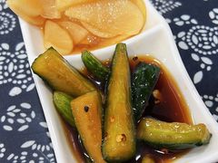 秘制爽口小菜-八两八金·莱芜特色炒鸡(漳浦路店)
