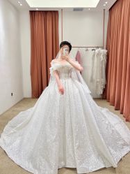 -派丽莫Pellimo原创设计婚纱品牌