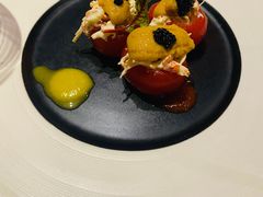 帝王蟹肉配有机番茄及红甜椒汁-YUE·6·西式融合餐厅(外滩六号店)