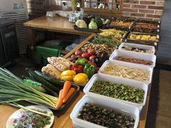 自助取餐区-白洋淀锅里口灶台鱼