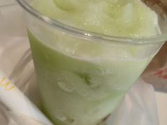 油柑雪冰-麦当劳(宝山大厦店)