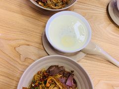 -万方圆拌粉瓦罐汤(九江湖滨店)