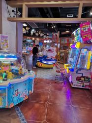 -卡通尼乐园(新达汇三林店)