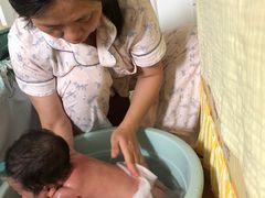 -爱贝尔高端月嫂(母婴护理)