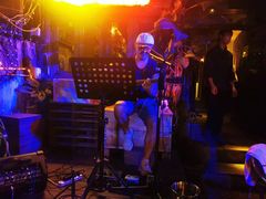 -城墙外BAR